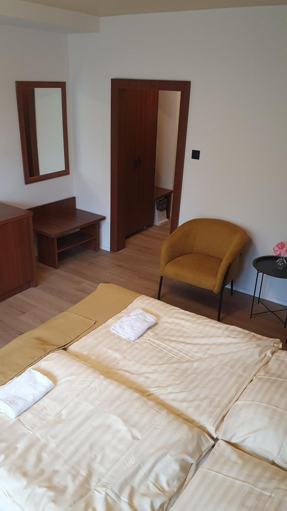 Hotel Felicia Kaluža Exteriér fotografie